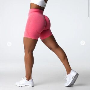 NVGTN Contour Seamless Shorts - Coral